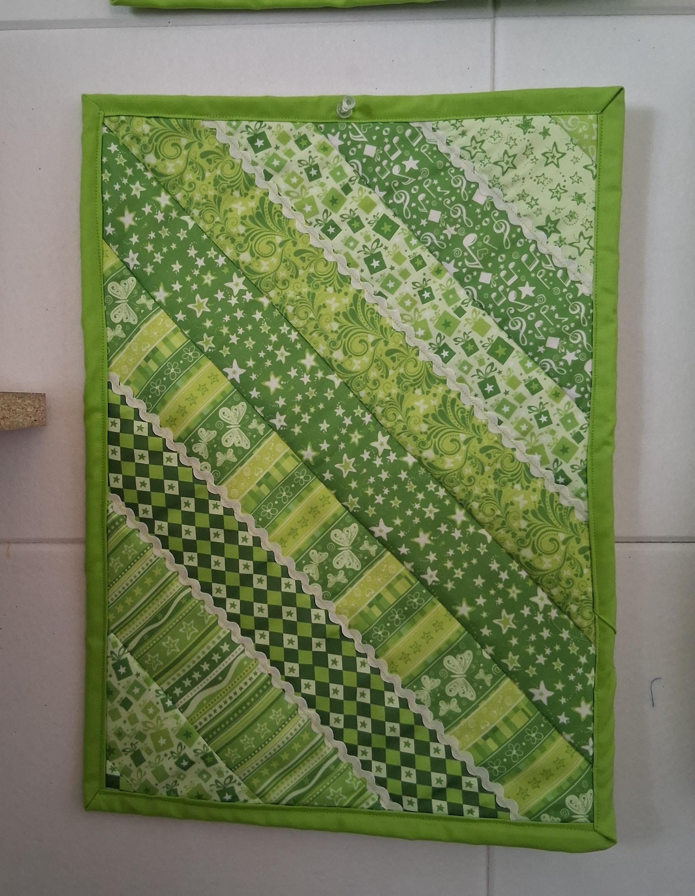 The Garden Path Table Set - Placemats and Potholders