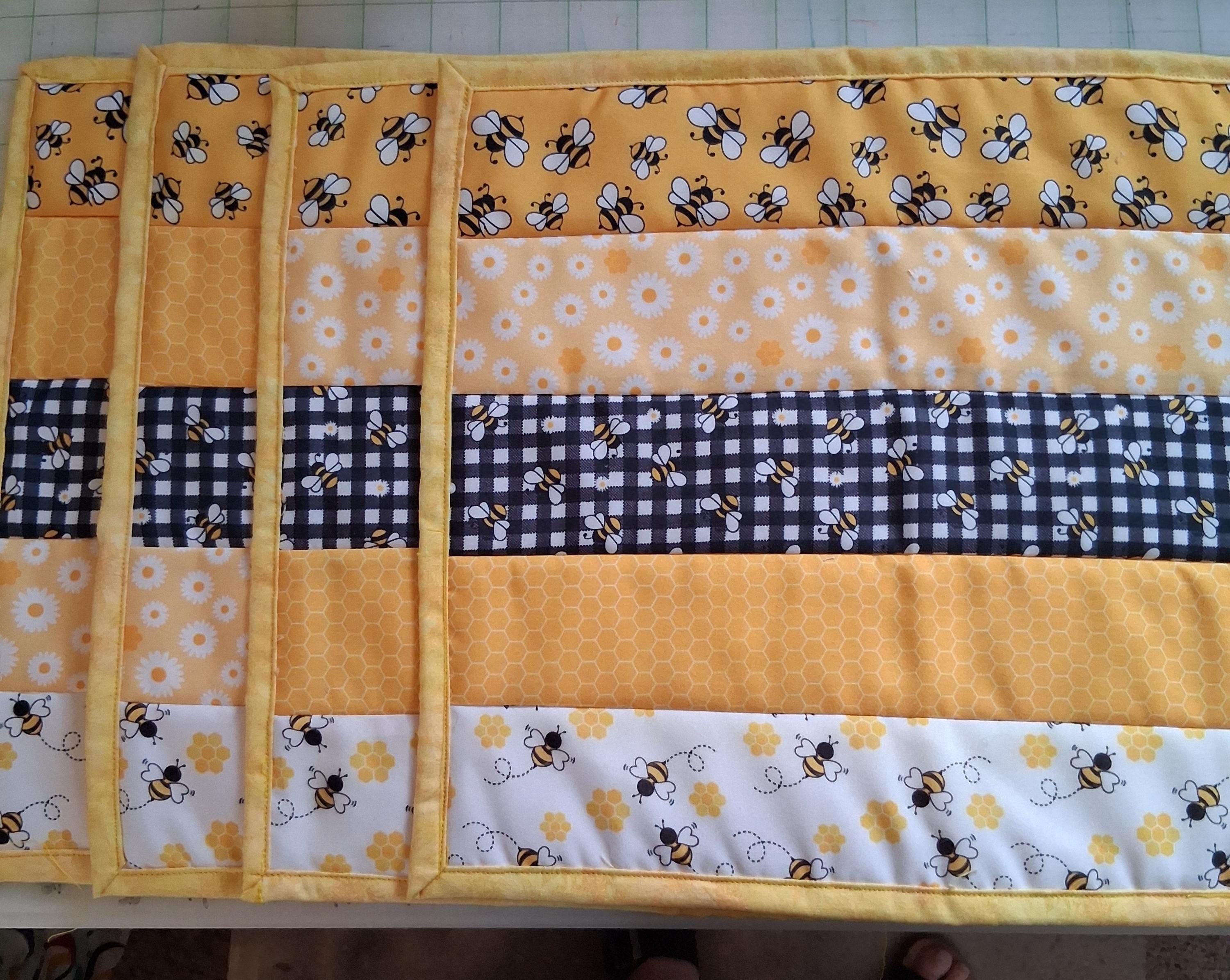 Bee Honeycomb Placemats: Handmade Garden Floral Accents