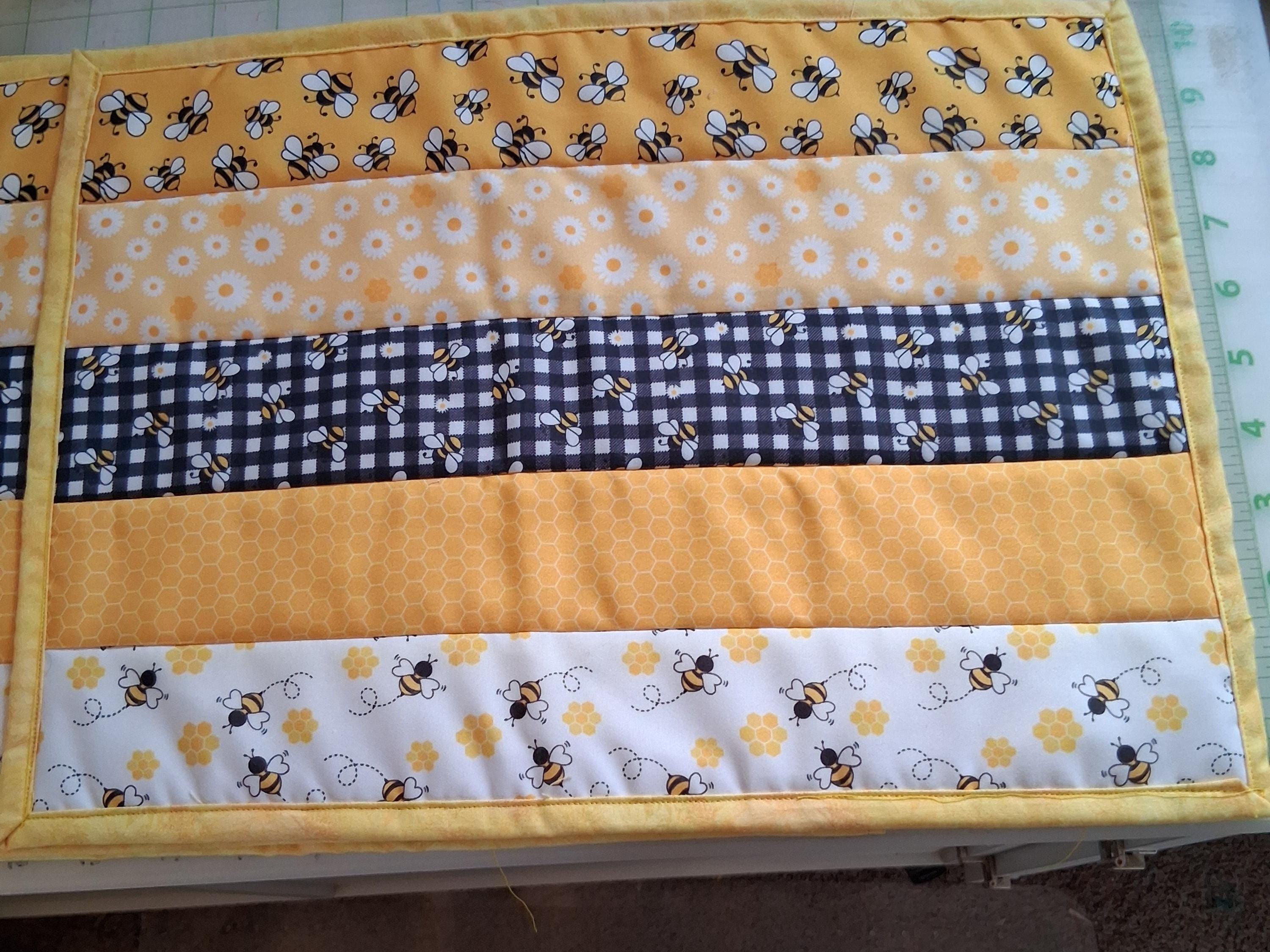 Bee Honeycomb Placemats: Handmade Garden Floral Accents