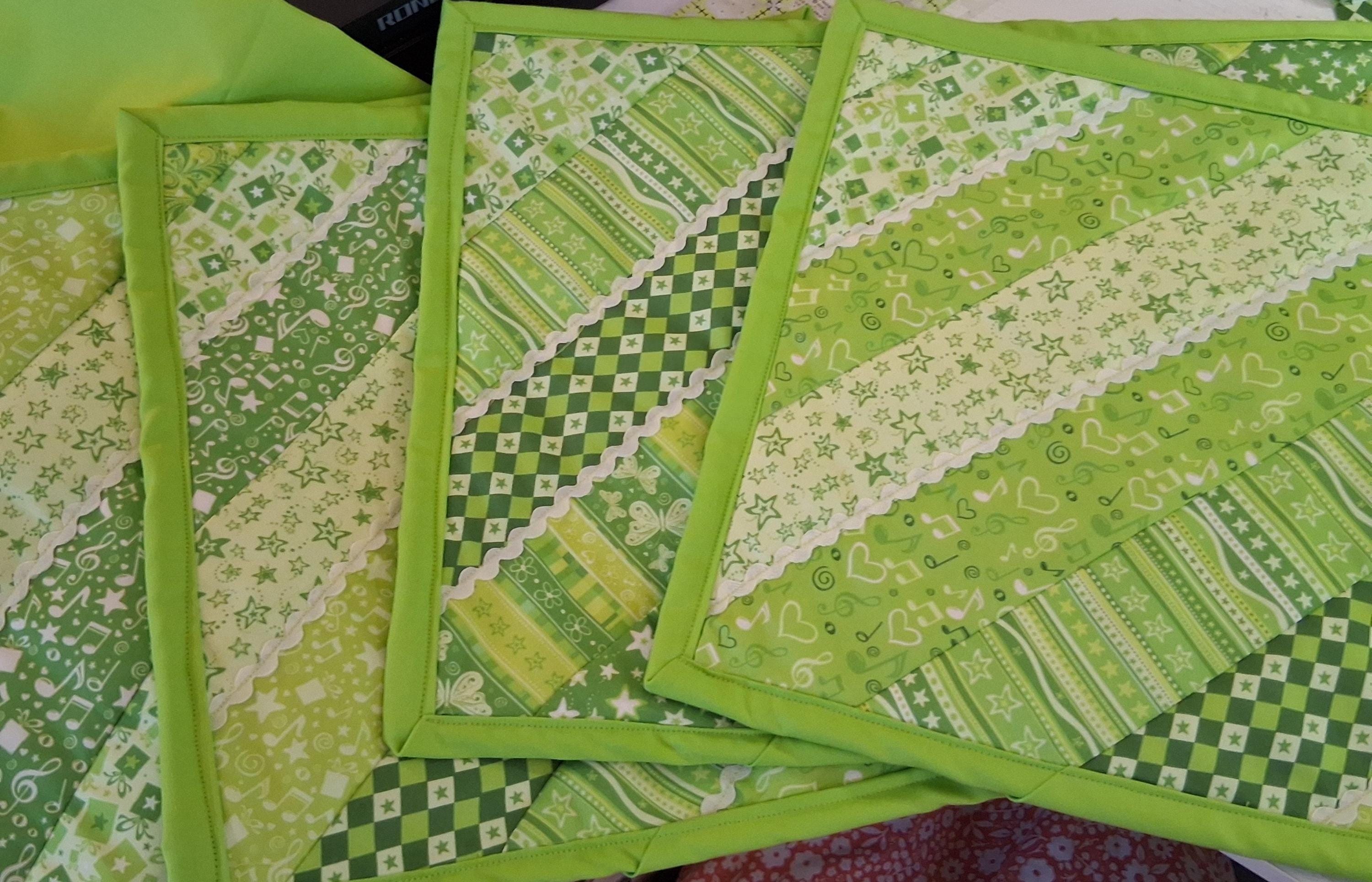 The Garden Path Table Set - Placemats and Potholders